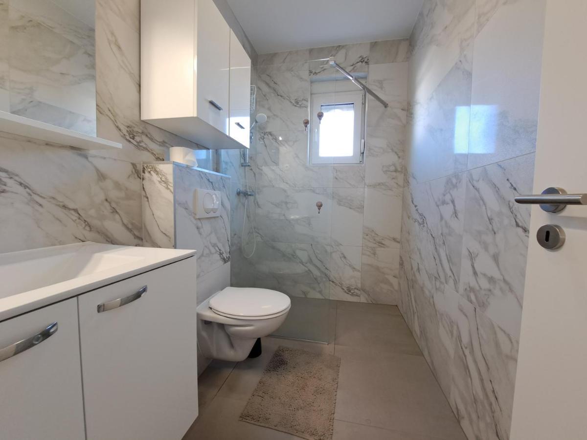 Holiday Apartman Kaštela Buitenkant foto