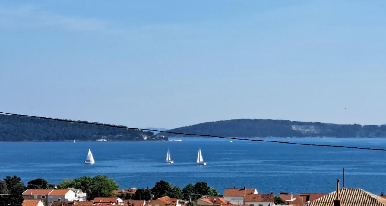 Holiday Apartman Kaštela Buitenkant foto
