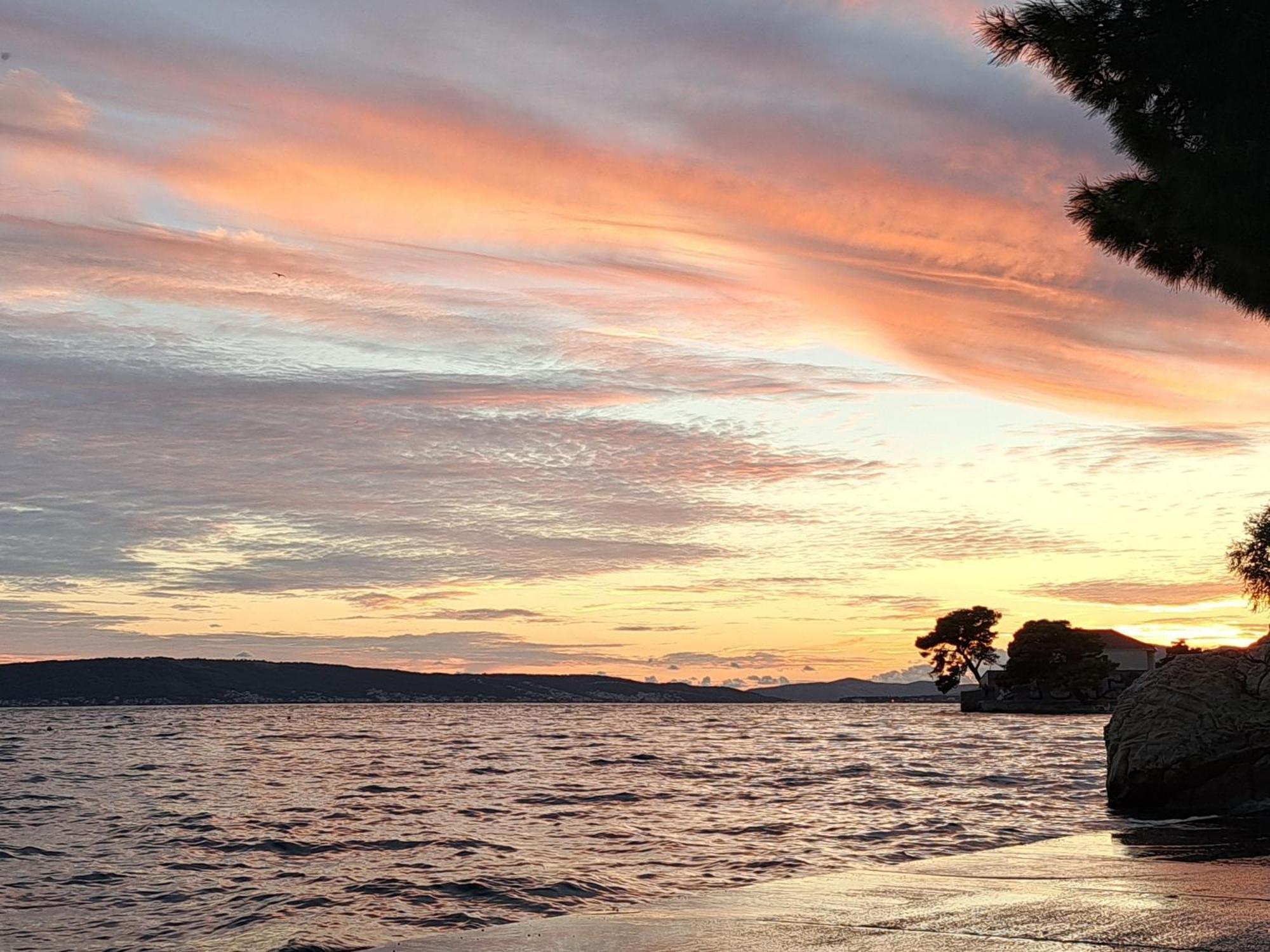Holiday Apartman Kaštela Buitenkant foto